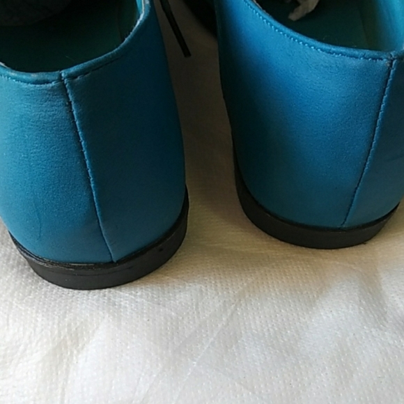 Women's studded turquoise shoes size 8 - Picture 4 of 6